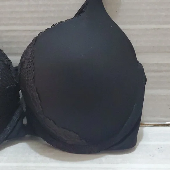 Victoria's Secret Padded Black Lace Trim Bra Size 36C - Picture 3 of 9